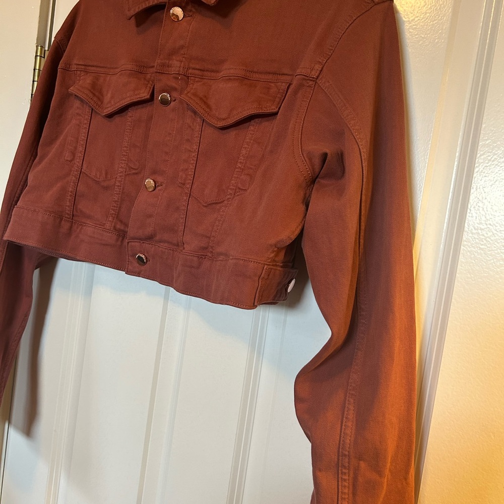 Cropped Denim Jacket - Picture 7 of 8